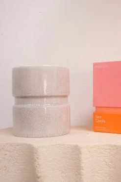 W22 The Sara Candle Sara Candle In Fresh Cut Roses