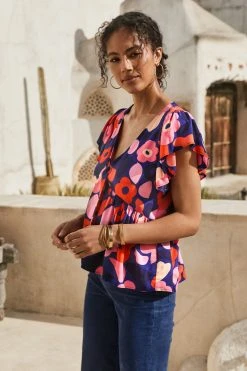 W22A Daphne Top In Juniper