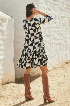 W22A Arabella Dress In Pepper Dresses