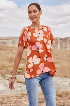 W22D Daisy Top In Fire Bloom 12 W22D Daisy Top In Fire Bloom