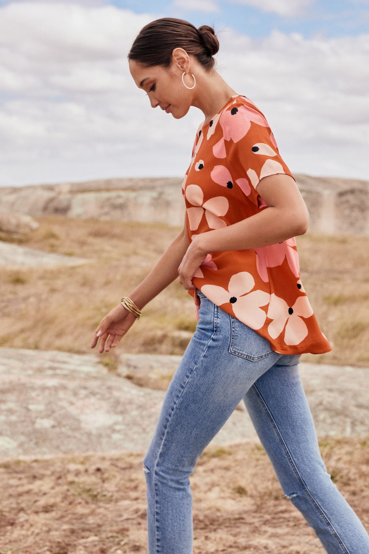 W22D Daisy Top In Fire Bloom 6 W22D Daisy Top In Fire Bloom