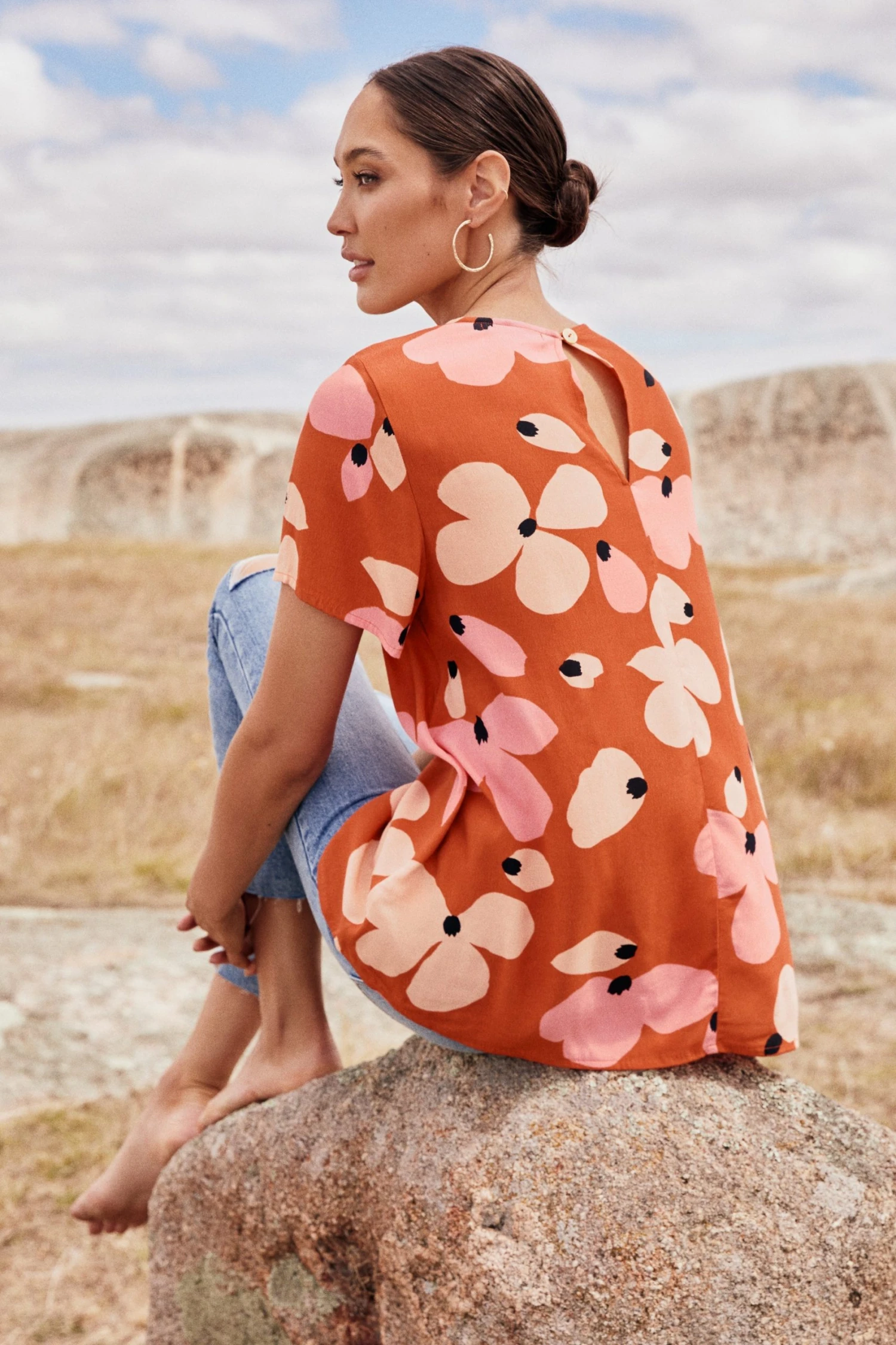 W22D Daisy Top In Fire Bloom 7 W22D Daisy Top In Fire Bloom